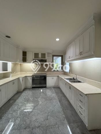 Hunian Modern Disewakan di Pondok Indah Jakarta Selatan 4 KT & 4 KM Hunian Modern Disewakan di Pondok Indah Jakarta Selatan 4 KT & 4 KM