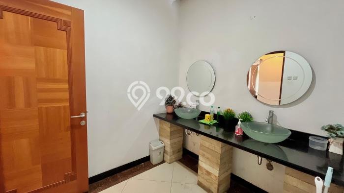 Unit Ruko Dijual di Jakarta Timur LT 225m2 & LB 400m2 Unit Ruko Dijual di Jakarta Timur LT 225m2 & LB 400m2