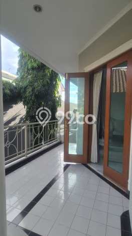 Hunian Modern Disewakan di Pondok Indah Jakarta Selatan 4 KT & 4 KM Hunian Modern Disewakan di Pondok Indah Jakarta Selatan 4 KT & 4 KM