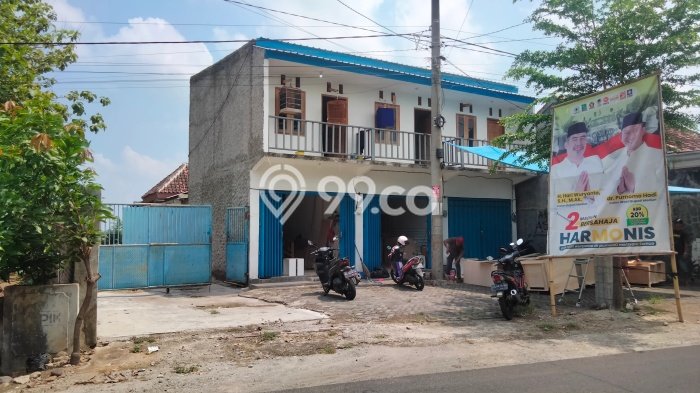 Ruko Dijual Lokasi Emas di Dagangan Luas 300m2 Ruko Dijual Lokasi Emas di Dagangan Luas 300m2