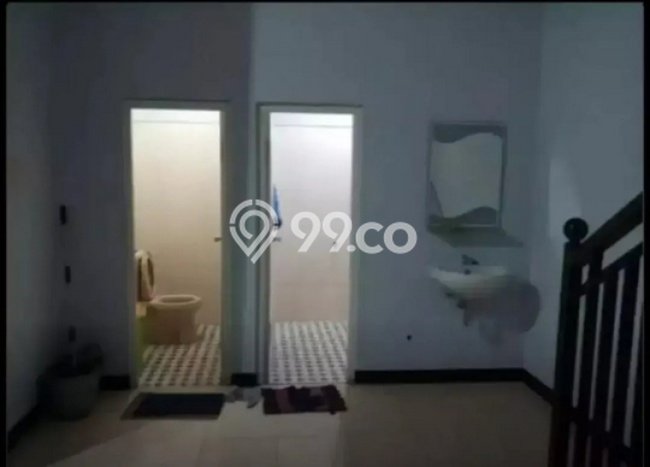 Lokasi strategis! Rumah siap huni dikontrakkan di Sidoarjo LB 130m2 Lokasi strategis! Rumah siap huni dikontrakkan di Sidoarjo LB 130m2