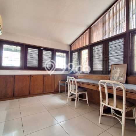 Rumah Elit Modern Tanpa Renovasi di Puri Indah Jakarta Barat Rumah Elit Modern Tanpa Renovasi di Puri Indah Jakarta Barat