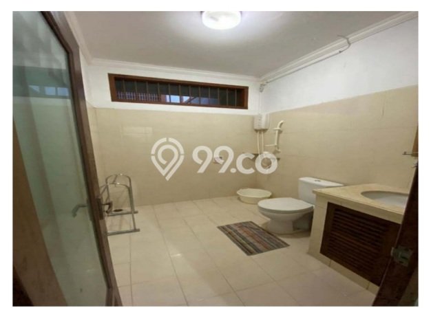 Hunian Modern dengan LT 674m2 & LB 250m2 Dikontrakkan di Salemba Hunian Modern dengan LT 674m2 & LB 250m2 Dikontrakkan di Salemba