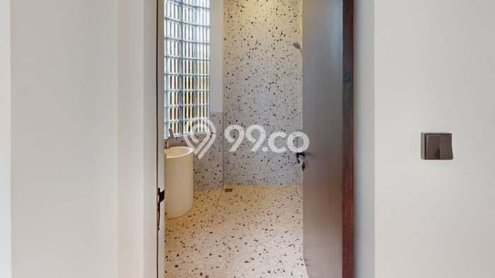 Rumah Elit Modern Siap Huni di Ciganjur Jakarta Selatan Rumah Elit Modern Siap Huni di Ciganjur Jakarta Selatan