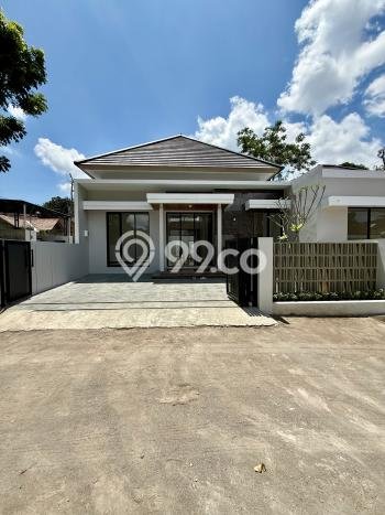 For Sale Rumah 3 Kamar Lokasi Ideal Nyaman dan Strategis di Ngemplak For Sale Rumah 3 Kamar Lokasi Ideal Nyaman dan Strategis di Ngemplak