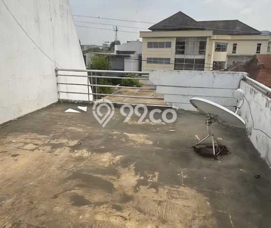 Rumah Elit LB 350m2 Siap Pakai Desain Elegan di Jangli, Semarang Rumah Elit LB 350m2 Siap Pakai Desain Elegan di Jangli, Semarang