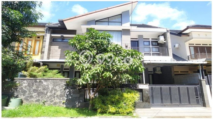Rumah Modern 3 KT di Buah Batu Bandung Full Furnished Rumah Modern 3 KT di Buah Batu Bandung Full Furnished