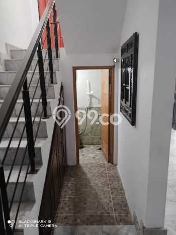 Ready to Use! Premium House LT 200m2 Desain Modern di Pekayon Ready to Use! Premium House LT 200m2 Desain Modern di Pekayon
