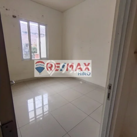LOKASI TERBAIK! Rumah di Taman Galaxy, 3 KT, Lingkungan Elite, Luas 135m² LB 130m² LOKASI TERBAIK! Rumah di Taman Galaxy, 3 KT, Lingkungan Elite, Luas 135m² LB 130m²