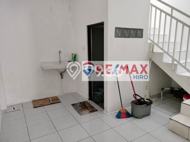Disewakan Ruko di Pekayon, Luas 240m², Pusat Niaga Disewakan Ruko di Pekayon, Luas 240m², Pusat Niaga