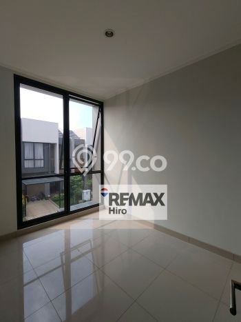 HUNIAN PILIHAN! Rumah di Summarecon Bekasi, 2 KT, Lingkungan Strategis, LT 60m² Bangunan 55m² HUNIAN PILIHAN! Rumah di Summarecon Bekasi, 2 KT, Lingkungan Strategis, LT 60m² Bangunan 55m²