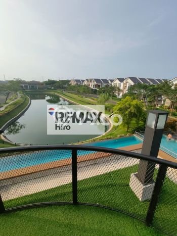 HUNIAN PILIHAN! Rumah di Summarecon Bekasi, 2 KT, Lingkungan Strategis, LT 60m² Bangunan 55m² HUNIAN PILIHAN! Rumah di Summarecon Bekasi, 2 KT, Lingkungan Strategis, LT 60m² Bangunan 55m²