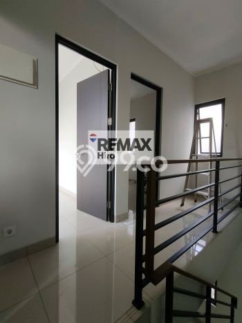 HUNIAN PILIHAN! Rumah di Summarecon Bekasi, 2 KT, Lingkungan Strategis, LT 60m² Bangunan 55m² HUNIAN PILIHAN! Rumah di Summarecon Bekasi, 2 KT, Lingkungan Strategis, LT 60m² Bangunan 55m²