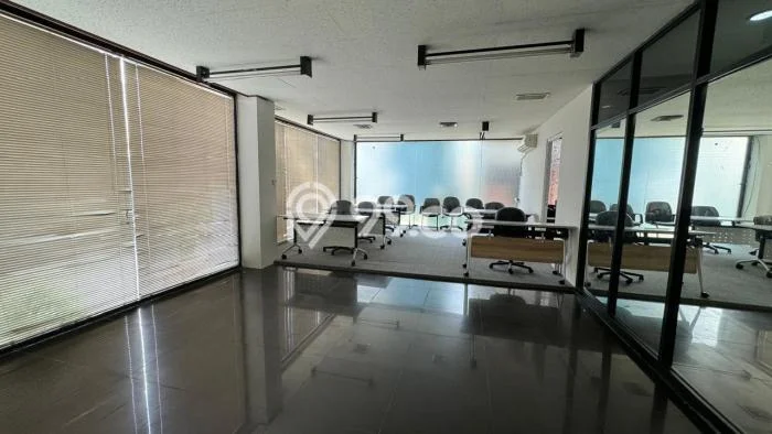 Untuk Dijual! Kantor di Gajah Mada Jakarta Pusat LT 1000m2 / LB 1700m2 Kawasan Strategis Untuk Dijual! Kantor di Gajah Mada Jakarta Pusat LT 1000m2 / LB 1700m2 Kawasan Strategis