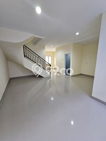 For Sale Hunian Rumah Terawat 3 KT di Gading Serpong, Tangerang For Sale Hunian Rumah Terawat 3 KT di Gading Serpong, Tangerang