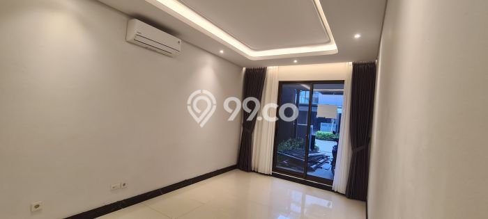 Disewakan Rumah Murah di BSD Tangerang dengan 4 Kamar Tidur Disewakan Rumah Murah di BSD Tangerang dengan 4 Kamar Tidur