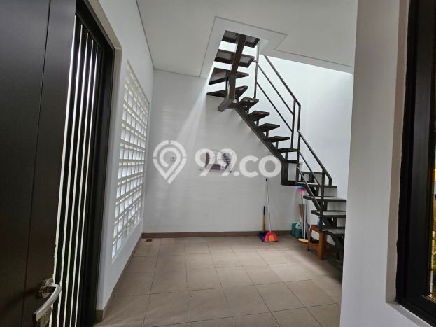 Dijual Rumah Mewah Elegan Dengan View Cantik di Gading Serpong, Tangerang Dijual Rumah Mewah Elegan Dengan View Cantik di Gading Serpong, Tangerang