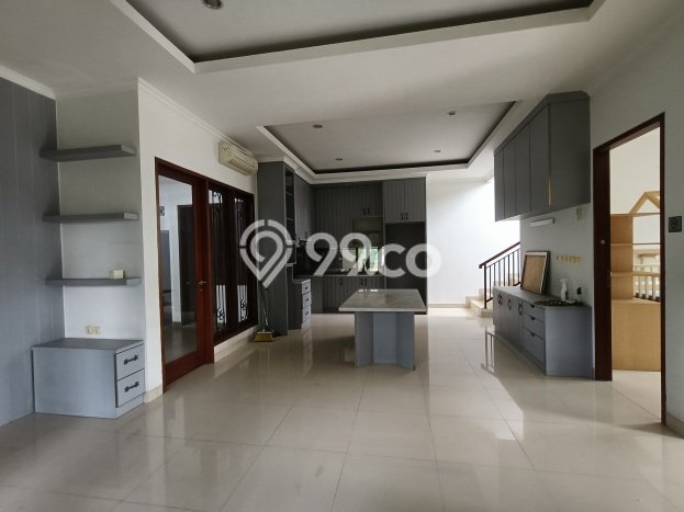 Rumah Mewah Siap Huni LT 168m2 di BSD, Tangerang Selatan Rumah Mewah Siap Huni LT 168m2 di BSD, Tangerang Selatan
