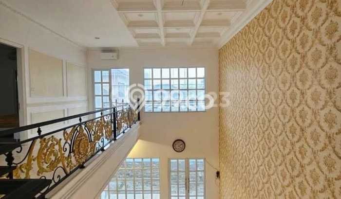 Rumah Elit Modern Tanpa Renovasi di Alam Sutera Tangerang Rumah Elit Modern Tanpa Renovasi di Alam Sutera Tangerang