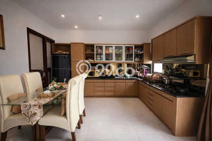 Dijual Rumah Premium dengan Fasilitas Sekitar Komplit di BSD, Tangerang Selatan Dijual Rumah Premium dengan Fasilitas Sekitar Komplit di BSD, Tangerang Selatan