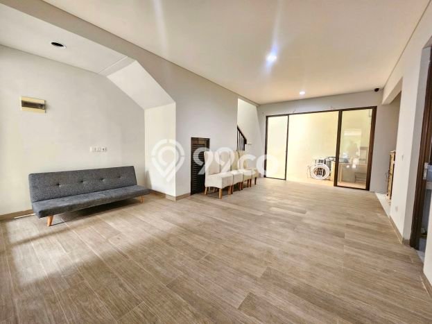 Rumah Luxury Modern Tanpa Renovasi di BSD Eminent Tangerang Rumah Luxury Modern Tanpa Renovasi di BSD Eminent Tangerang