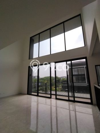 Ready to Use! Luxury House LT 345m2 Desain Modern di BSD Ready to Use! Luxury House LT 345m2 Desain Modern di BSD