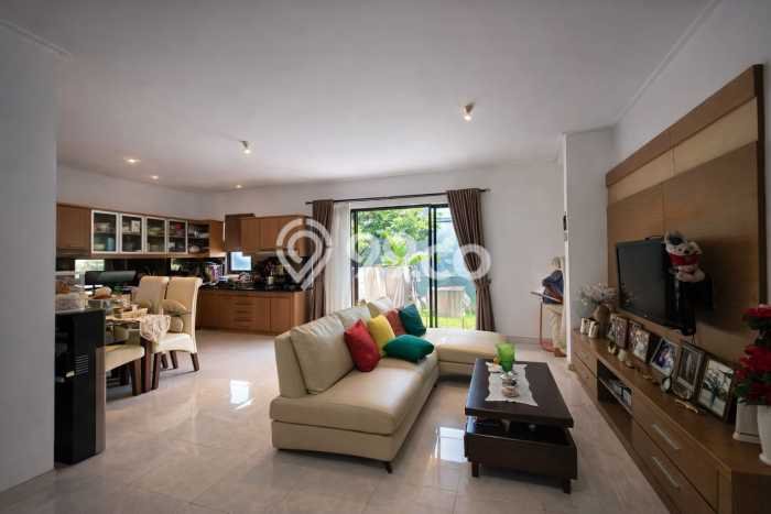 Dijual Rumah Premium dengan Fasilitas Sekitar Komplit di BSD, Tangerang Selatan Dijual Rumah Premium dengan Fasilitas Sekitar Komplit di BSD, Tangerang Selatan
