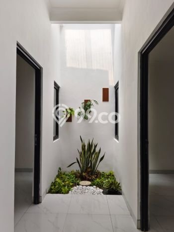 Rumah Luas Asri 3 KT Siap Huni di BSD Griya Loka Tangerang Rumah Luas Asri 3 KT Siap Huni di BSD Griya Loka Tangerang