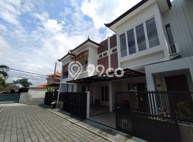Hunian Elit LB 320m2 Siap Pakai Desain Elegan di Kerobokan, Badung Hunian Elit LB 320m2 Siap Pakai Desain Elegan di Kerobokan, Badung