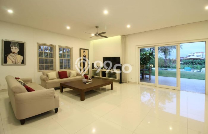 Ready to Use! Luxury House LT 1630m2 Desain Elegan di Umalas Ready to Use! Luxury House LT 1630m2 Desain Elegan di Umalas