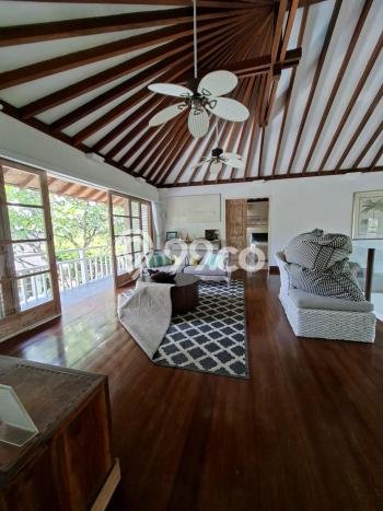 FOR SALE! Vila Kawasan , Luas 1003m2m², Lokasi Premium FOR SALE! Vila Kawasan , Luas 1003m2m², Lokasi Premium