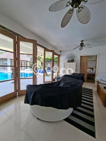 FOR SALE! Vila Kawasan , Luas 1003m2m², Lokasi Premium FOR SALE! Vila Kawasan , Luas 1003m2m², Lokasi Premium