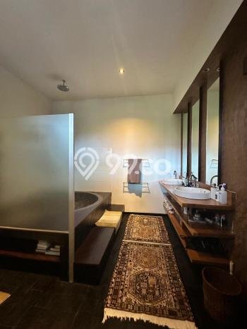 Vila Nyaman di , Area 490m2m², Dekat ke berbagai fasilitas Vila Nyaman di , Area 490m2m², Dekat ke berbagai fasilitas