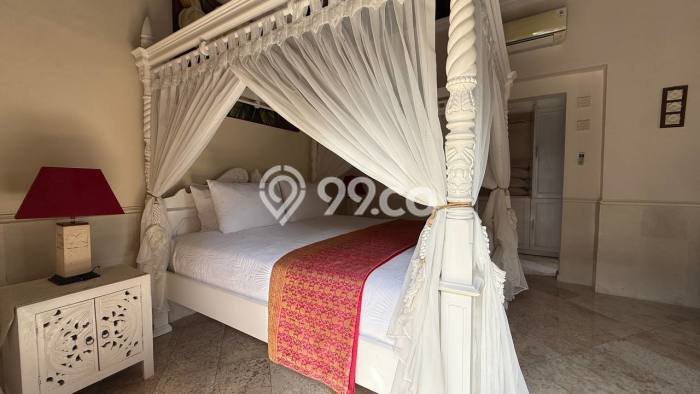 Peluang Bisnis! Vila Kawasan Ungasan, Luas 300m2m², Area Strategis dengan potensi tinggi Peluang Bisnis! Vila Kawasan Ungasan, Luas 300m2m², Area Strategis dengan potensi tinggi