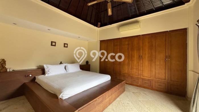 Peluang Bisnis! Vila Kawasan Ungasan, Luas 300m2m², Area Strategis dengan potensi tinggi Peluang Bisnis! Vila Kawasan Ungasan, Luas 300m2m², Area Strategis dengan potensi tinggi