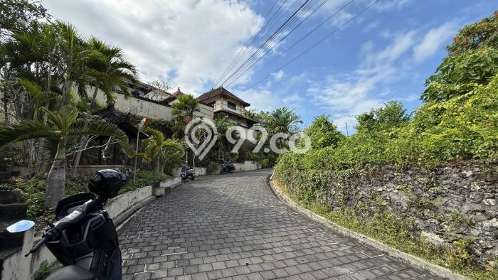 Peluang Bisnis! Vila Kawasan Ungasan, Luas 300m2m², Area Strategis dengan potensi tinggi Peluang Bisnis! Vila Kawasan Ungasan, Luas 300m2m², Area Strategis dengan potensi tinggi