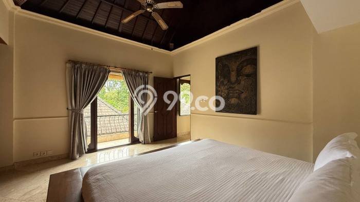 Peluang Bisnis! Vila Kawasan Ungasan, Luas 300m2m², Area Strategis dengan potensi tinggi Peluang Bisnis! Vila Kawasan Ungasan, Luas 300m2m², Area Strategis dengan potensi tinggi
