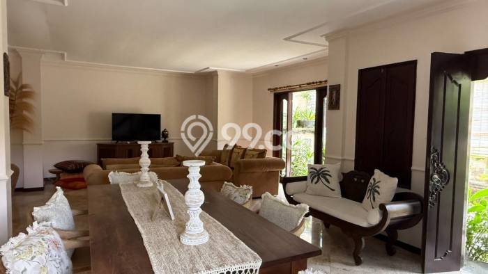Peluang Bisnis! Vila Kawasan Ungasan, Luas 300m2m², Area Strategis dengan potensi tinggi Peluang Bisnis! Vila Kawasan Ungasan, Luas 300m2m², Area Strategis dengan potensi tinggi