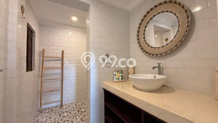 Peluang Bisnis! Vila Kawasan Ungasan, Luas 300m2m², Area Strategis dengan potensi tinggi Peluang Bisnis! Vila Kawasan Ungasan, Luas 300m2m², Area Strategis dengan potensi tinggi
