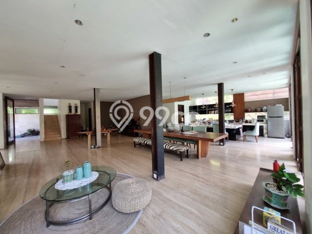 Vila Kawasan , Area 700m2m², Akses ke berbagai keperluan Vila Kawasan , Area 700m2m², Akses ke berbagai keperluan
