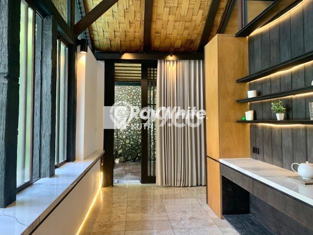 Rumah Terawat di Canggu, Badung, Luas Tanah 723m², Luas Bangunan 509m² Rumah Terawat di Canggu, Badung, Luas Tanah 723m², Luas Bangunan 509m²