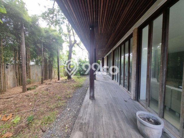 Vila Kawasan , Area 700m2m², Akses ke berbagai keperluan Vila Kawasan , Area 700m2m², Akses ke berbagai keperluan