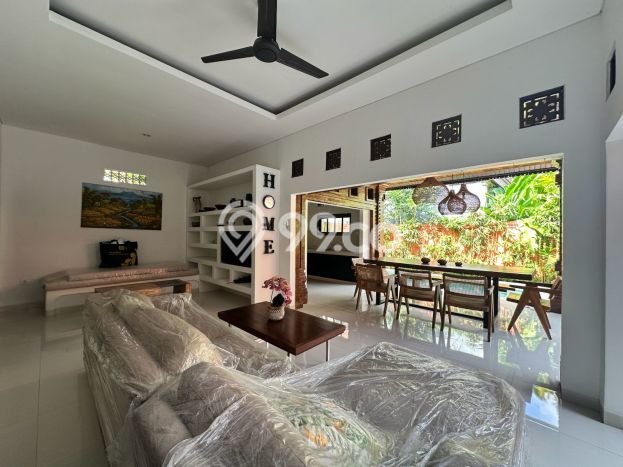 LOKASI STRATEGIS! Vila Kawasan Ubud, Luas 200m2m², Lingkungan Prima LOKASI STRATEGIS! Vila Kawasan Ubud, Luas 200m2m², Lingkungan Prima