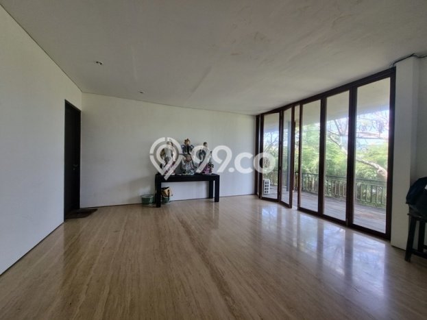 Vila Kawasan , Area 700m2m², Akses ke berbagai keperluan Vila Kawasan , Area 700m2m², Akses ke berbagai keperluan