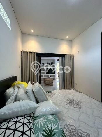 LOKASI STRATEGIS! Vila Kawasan Ubud, Luas 200m2m², Lingkungan Prima LOKASI STRATEGIS! Vila Kawasan Ubud, Luas 200m2m², Lingkungan Prima