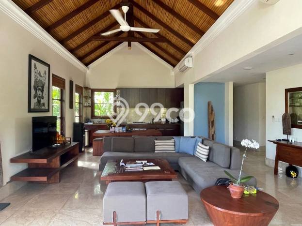 LOKASI TERBAIK! Vila di , Ukuran 586m2m², Kawasan Tenang dan aman LOKASI TERBAIK! Vila di , Ukuran 586m2m², Kawasan Tenang dan aman