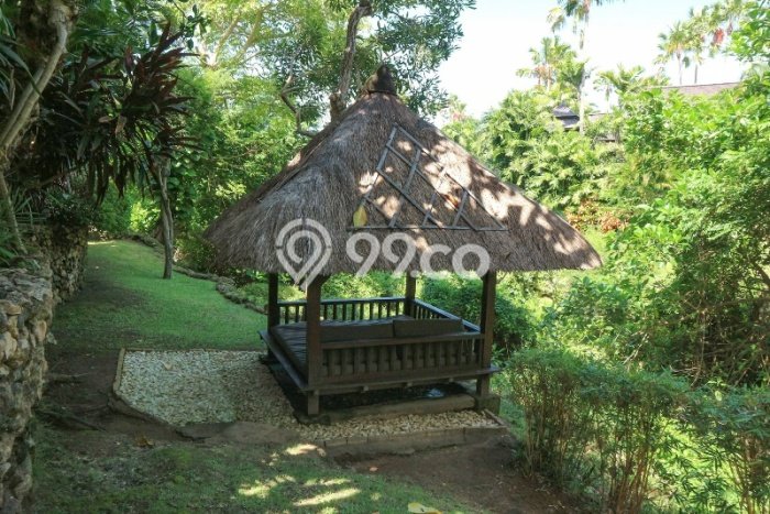 LOKASI TERBAIK! Vila di , Ukuran 586m2m², Kawasan Tenang dan aman LOKASI TERBAIK! Vila di , Ukuran 586m2m², Kawasan Tenang dan aman