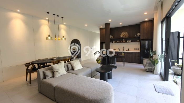 LOKASI STRATEGIS! Vila Kawasan , Luas 195m2m², Lokasi Strategis LOKASI STRATEGIS! Vila Kawasan , Luas 195m2m², Lokasi Strategis