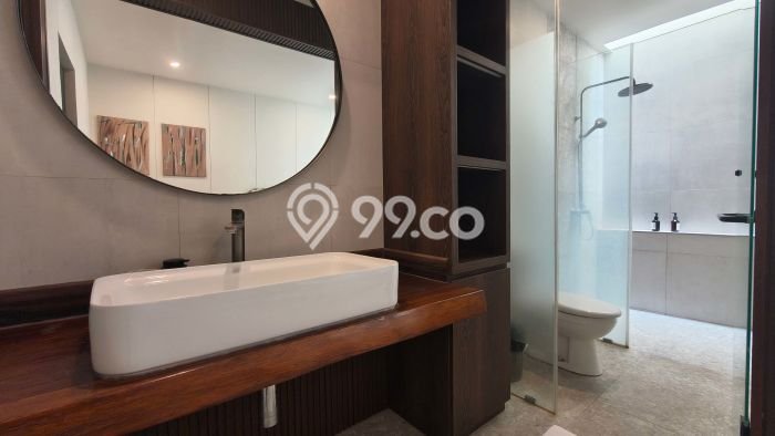LOKASI STRATEGIS! Vila Kawasan , Luas 195m2m², Lokasi Strategis LOKASI STRATEGIS! Vila Kawasan , Luas 195m2m², Lokasi Strategis