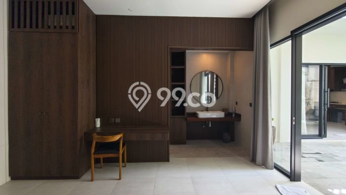 LOKASI STRATEGIS! Vila Kawasan , Luas 195m2m², Lokasi Strategis LOKASI STRATEGIS! Vila Kawasan , Luas 195m2m², Lokasi Strategis